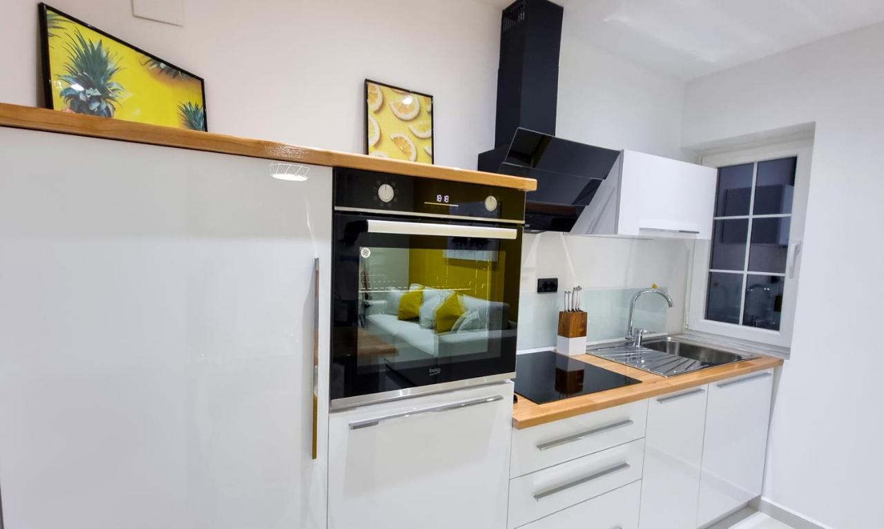Apartment 'the Yellow' Berat